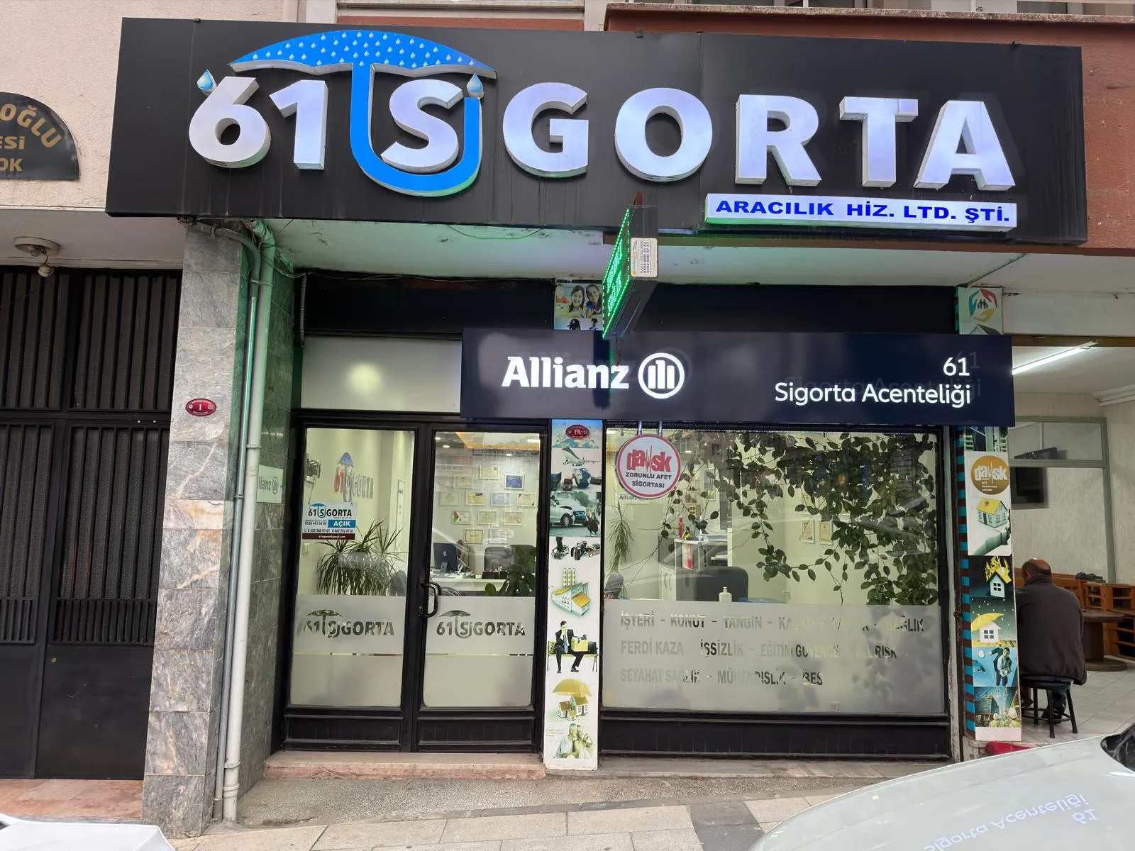 61 Sigorta ofis dış cephe — Allianz tabelalı giriş